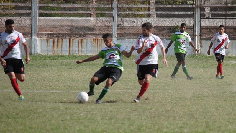 Los Sureños y La Estación a un punto de la cima