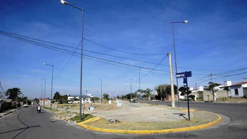 Se instalaron más de cien luminarias en la plaza del barrio San Antonio Sur