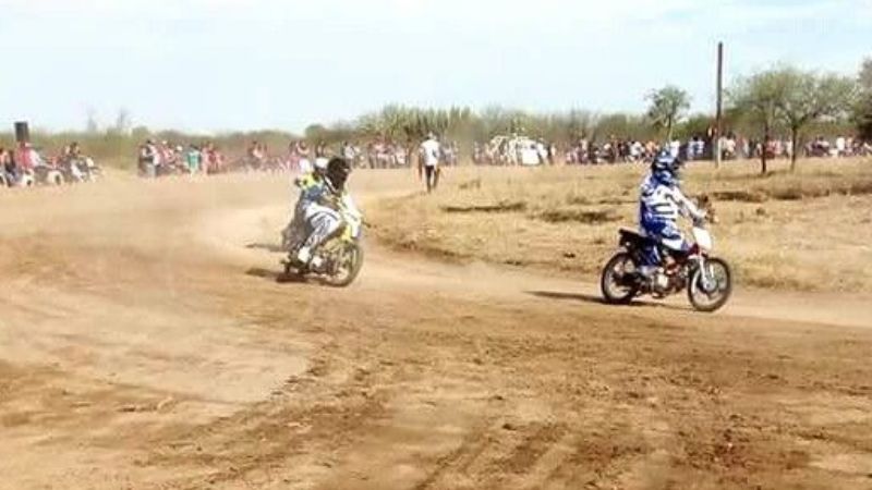 Se cumplió la 2° fecha de competencias de motos en el Óvalo de Recreo