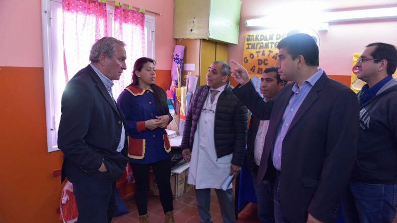 Cordero en la inauguración de las refacciones de la escuela de Palo Labrado