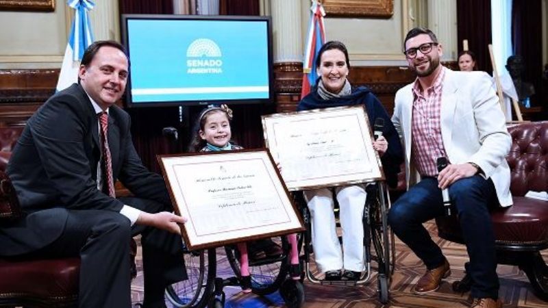 El Profe Mariano y Agostina fueron reconocidos en el Senado