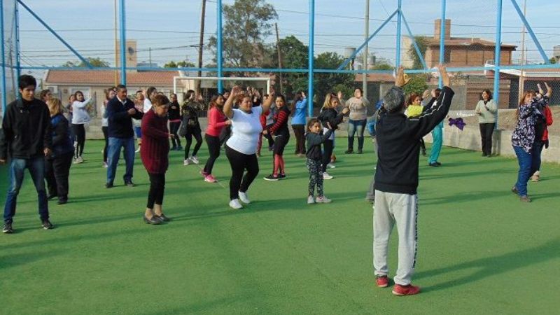 Jornada de actividad física en el Farías Taire