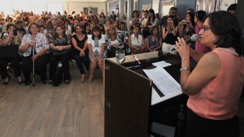 Lucía Corpacci se reúne con mujeres peronistas en el PJ