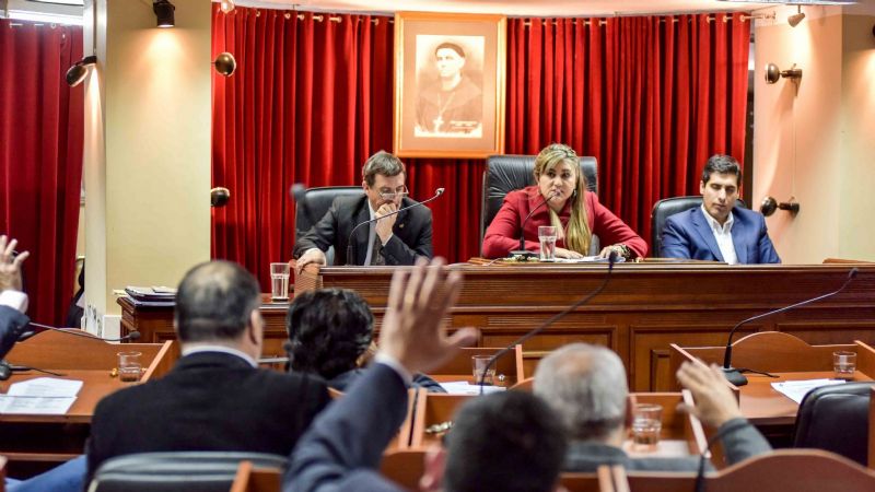 El Senado homenajeó a Walter Olmos y a las Héroes de Malvinas Ambateños