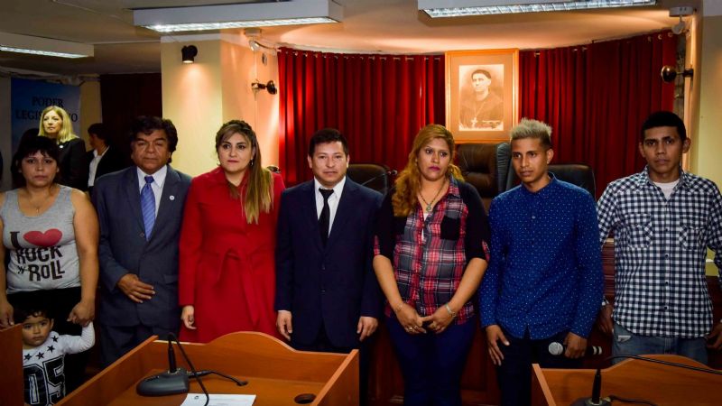 El Senado homenajeó a Walter Olmos y a las Héroes de Malvinas Ambateños