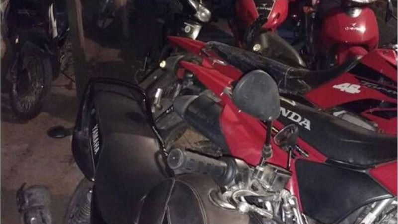 Secuestran motocicletas y liberan aves canoras en Los Varela