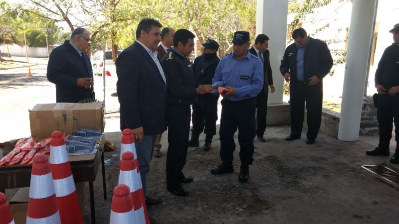 Entrega de elementos para los operativos de control y prevención