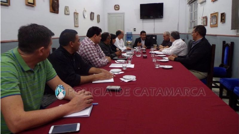 Reunión por la formación del Consejo del Salario