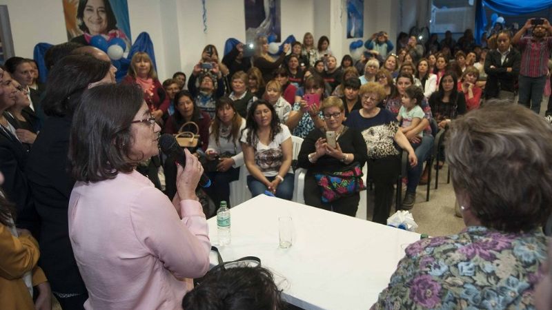 Lucía felicitó a las militantes de la Rama Femenina