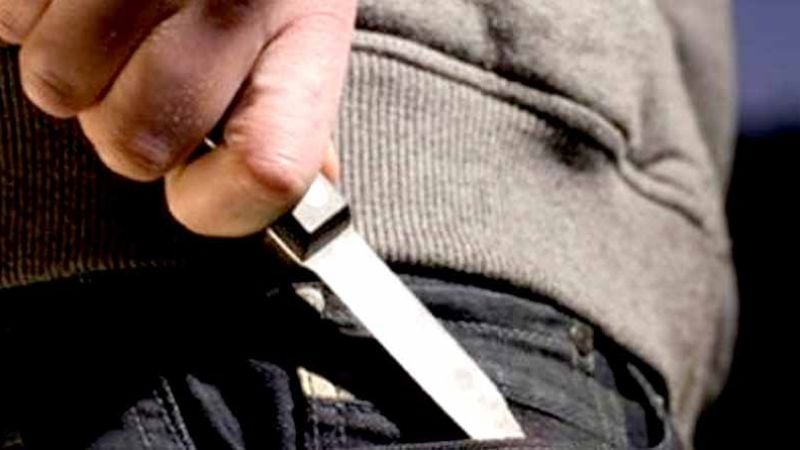 Arrestan a un hombre sin documentación y con un cuchillo