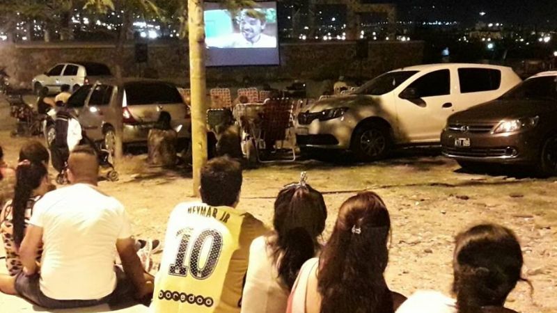Gran concurrencia al cine en El Mirador de El Jumeal