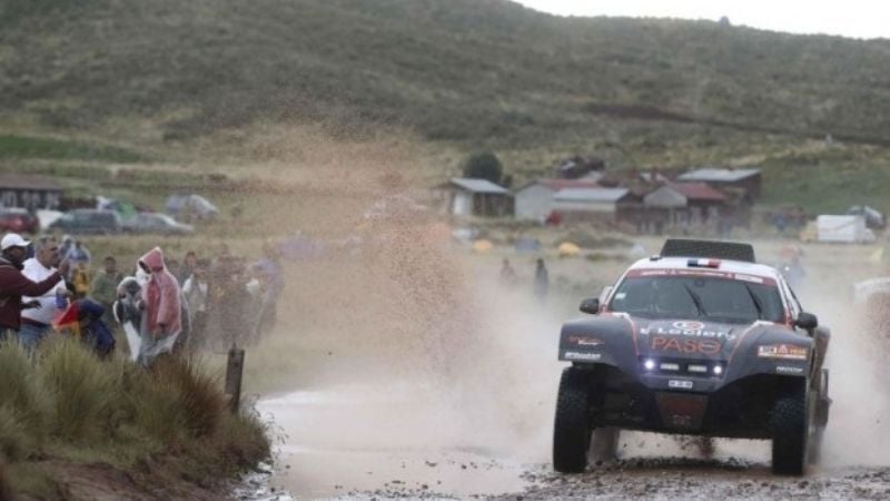 El Dakar 2018 corre en el desierto de Uyuni, Bolivia