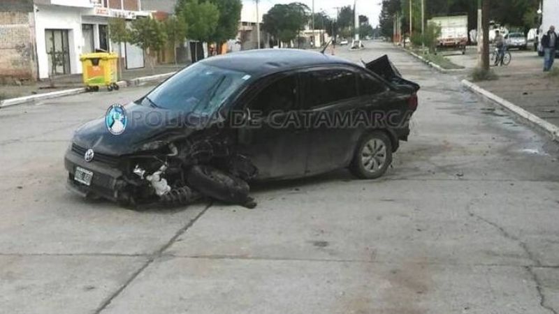 Automovilista chocó contra un árbol en Santa María