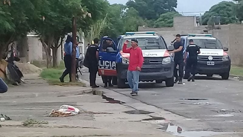 Enfrentamiento entre familias y tiroteo en el barrio Santa Marta