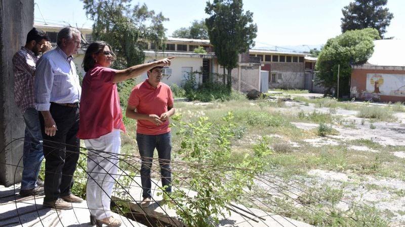 Lucía recorrió las obras del ISAC y de la Manzana del Turismo