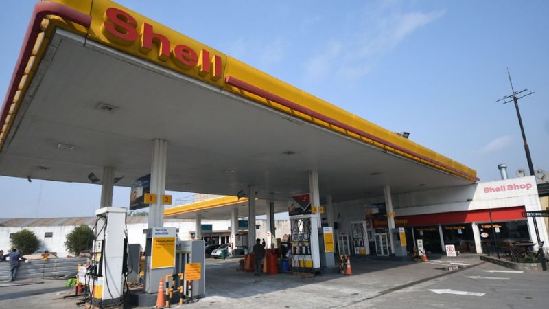 Shell subió las naftas 6% y sumaría YPF