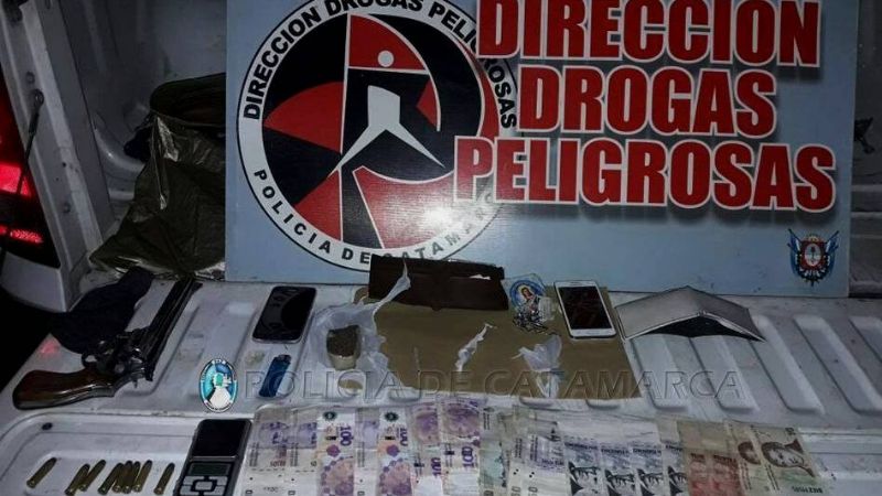 Detienen a dos jóvenes que hacían delivery de droga