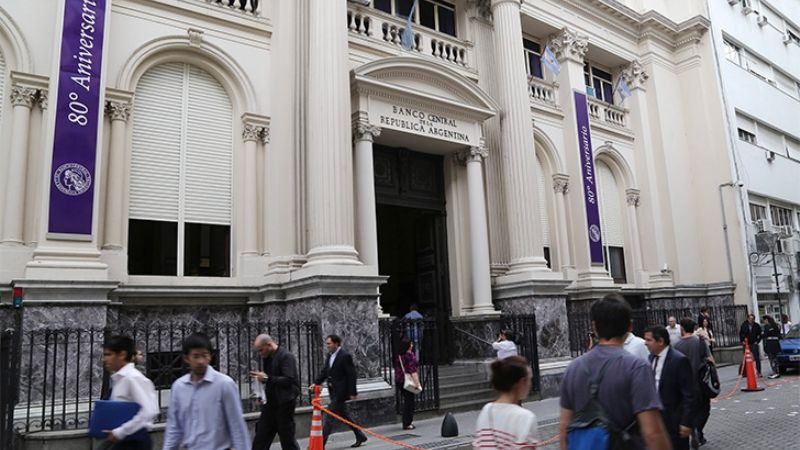 Más aumentos: comisiones de bancos subirán 60%