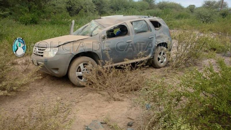 Violento despiste y vuelco en Capayán