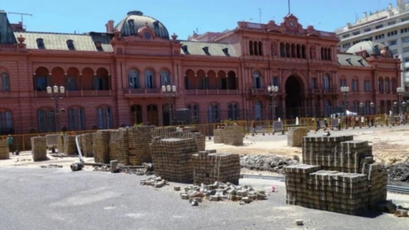 Polémica remodelación de la histórica Plaza de Mayo