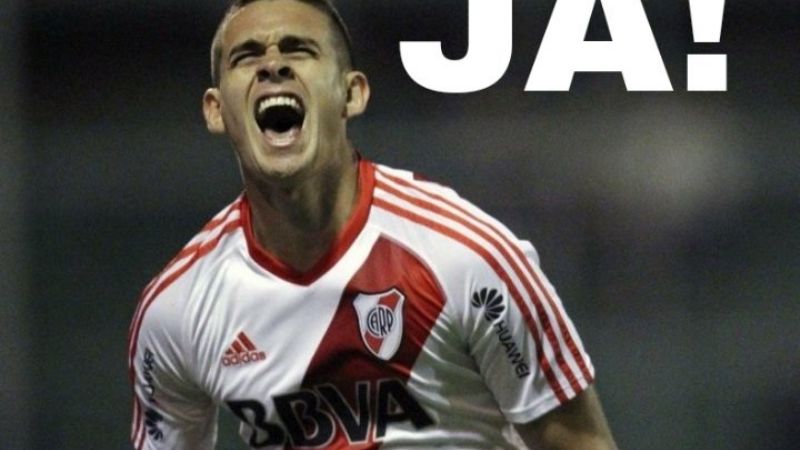 No podían faltar las cargadas “millonarias”