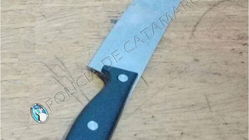 Intentó agredir a una mujer con un cuchillo
