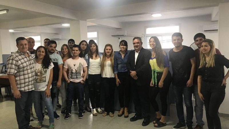 Abrió un call center y empleó a 44 personas