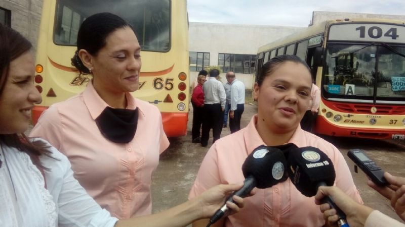 Choferes mujeres se adueñaron de la calle
