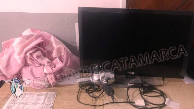 Vecinos lo agarraron robando