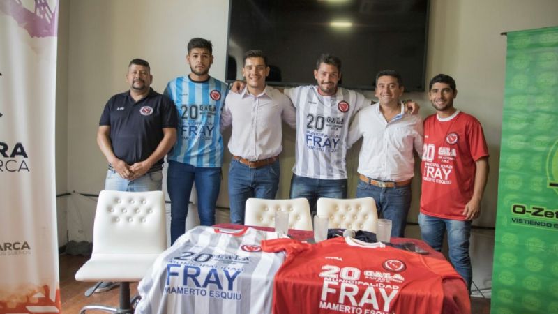 Independiente de San Antonio presentó sus camisetas