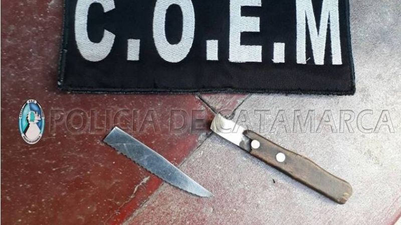 Chaleco salva a policía que fue apuñalado en una gresca