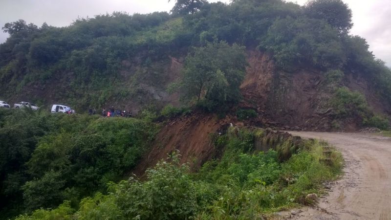 Cortan el tránsito en la Ruta Nacional N°65 por derrumbes