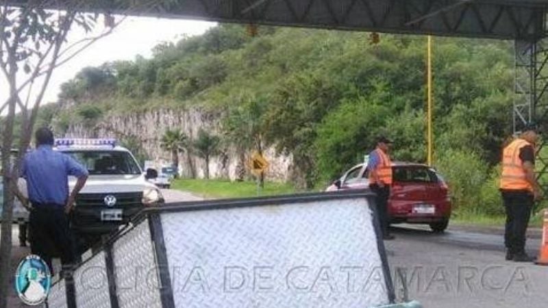 Operativo Sol y Montaña: secuestran cinco automóviles y un carro