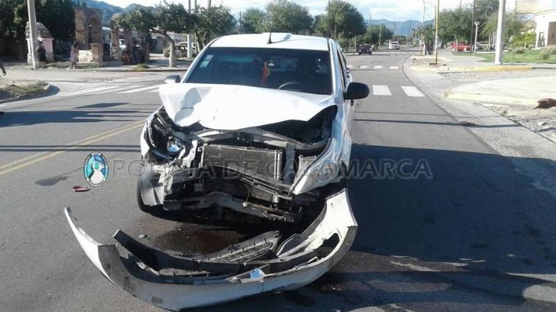 Violento choque en la ciudad dejó a una mujer herida