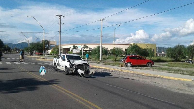 Violento choque en la ciudad dejó a una mujer herida