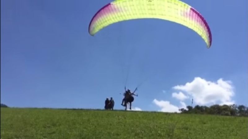 Detuvieron al instructor del accidente del parapente