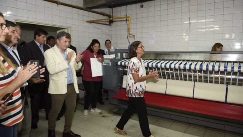 Lucía entregó equipamiento para el Hospital de Niños