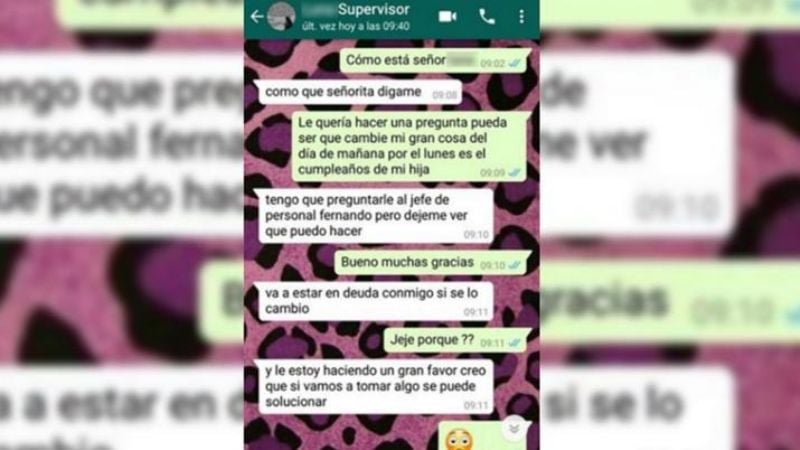 Su jefe la acosaba y ella publicó los chats de WhatsApp