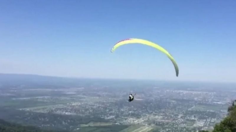 "Vi que Natalia no estaba enganchada, atiné a agarrarla pero cayó"