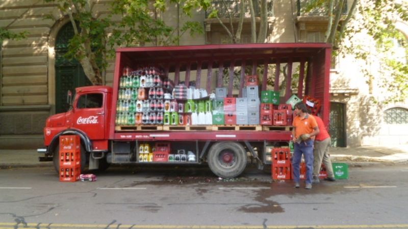 A la comisaría por robar un cajón de gaseosas de un camión repartidor