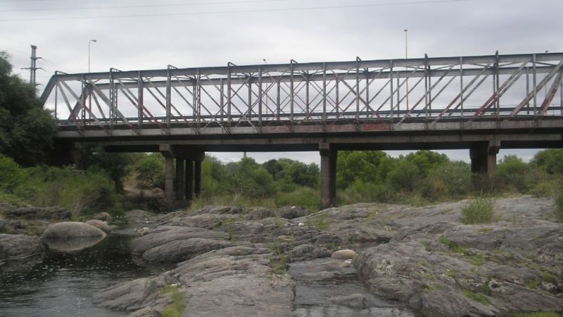 Encontraron a un joven sin vida en el Río del Valle