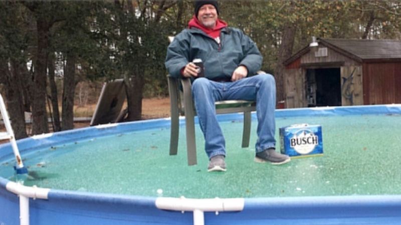 Calles desiertas y más vuelos cancelados en EEUU por el "ciclón bomba"