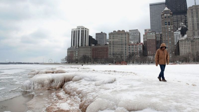 Calles desiertas y más vuelos cancelados en EEUU por el "ciclón bomba"