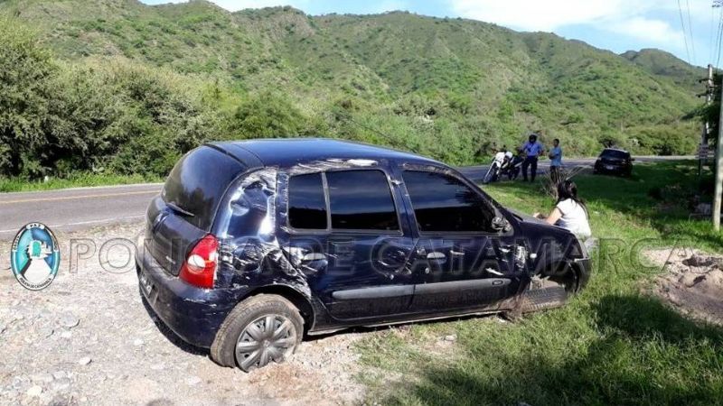 Otro accidente camino a El Rodeo: volcó un auto