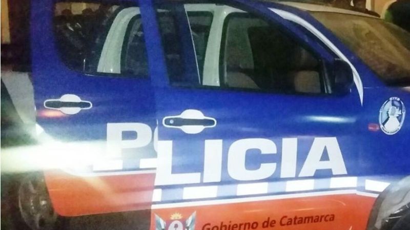 Joven agarró a trompadas a un policía