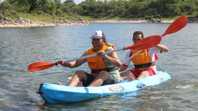 Concurrida actividad de canotaje en el Dique de Collagasta
