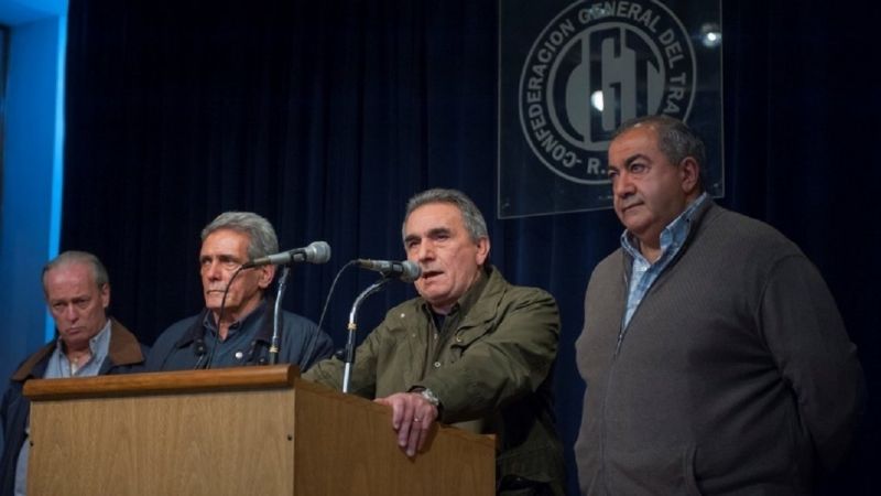 Renunció Schmid al triunvirato de la CGT