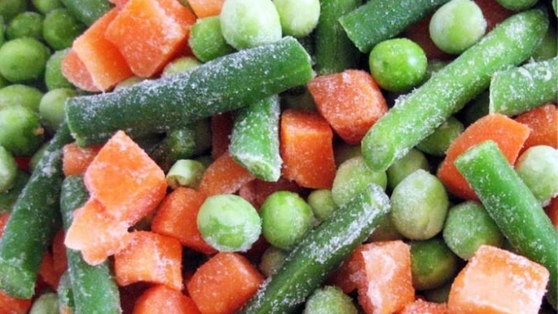 Prohíben la venta de verduras congeladas por una peligrosa bacteria