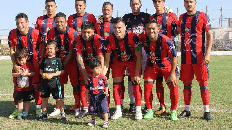 Primer triunfo “Santo”, que dejó sin invicto a un candidato