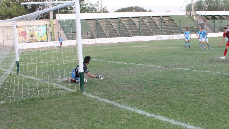 Primer triunfo “Santo”, que dejó sin invicto a un candidato